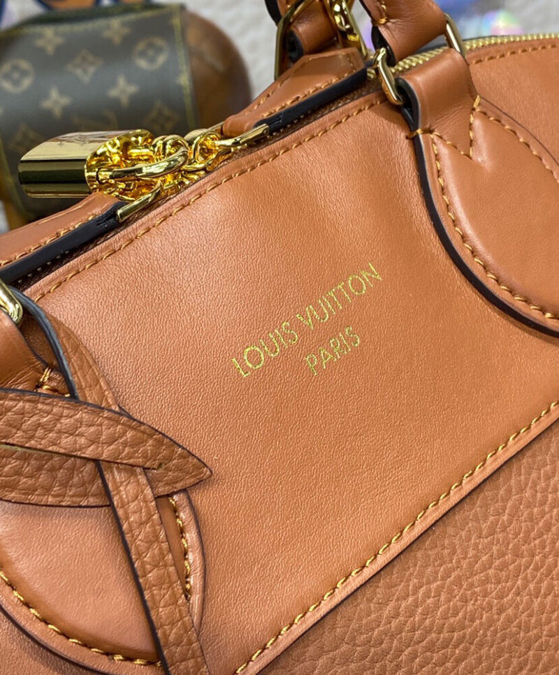 Louis Vuitton Lock It MM M22914 M22925